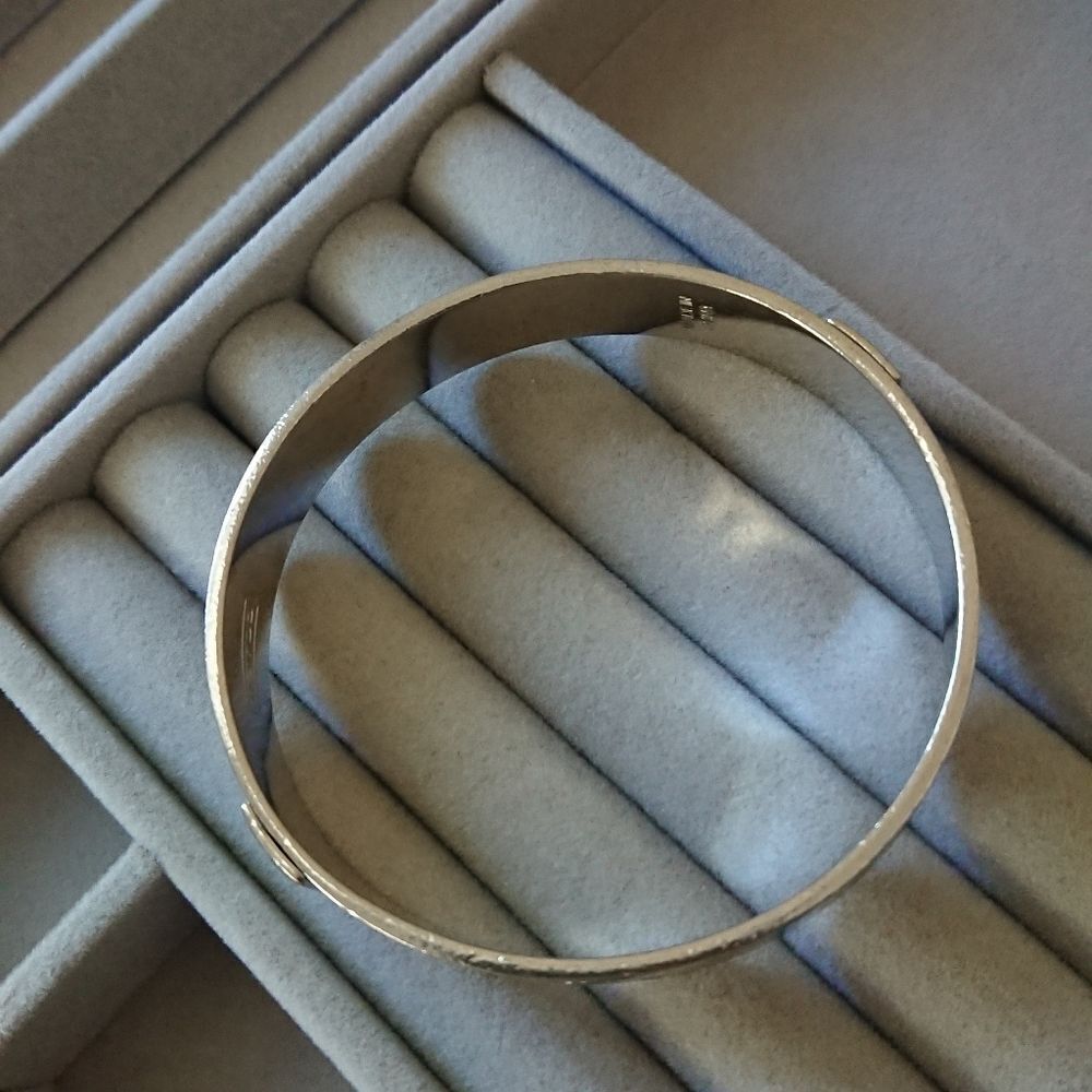 Authentic Coach Silver Tone black C Signature 1/2" Bangle Cuff Bracelet - Picture 7 of 11